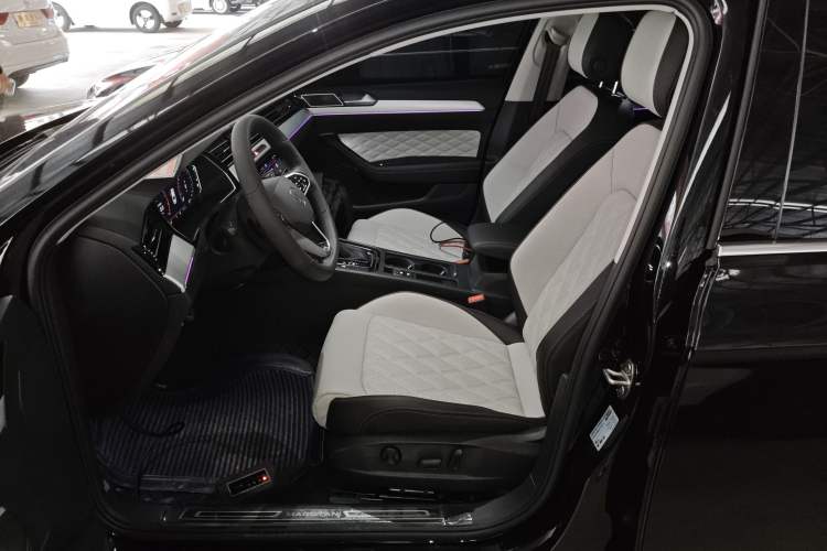 Used Volkswagen Magotan 2025 Revised Version Zhongxiang Edition 330TSI DSG Luxury Trim Driver Seat