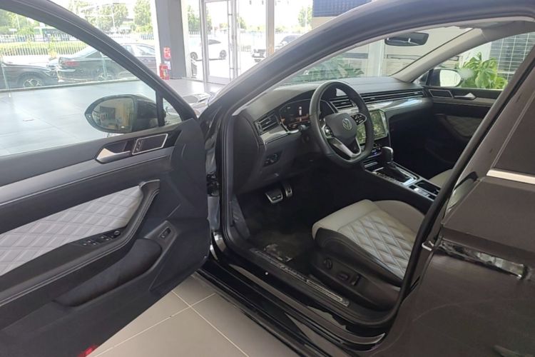 Used Volkswagen Magotan 2025 Revised Version Zhongxiang Edition 280TSI DSG Luxury Trim Driver Seat