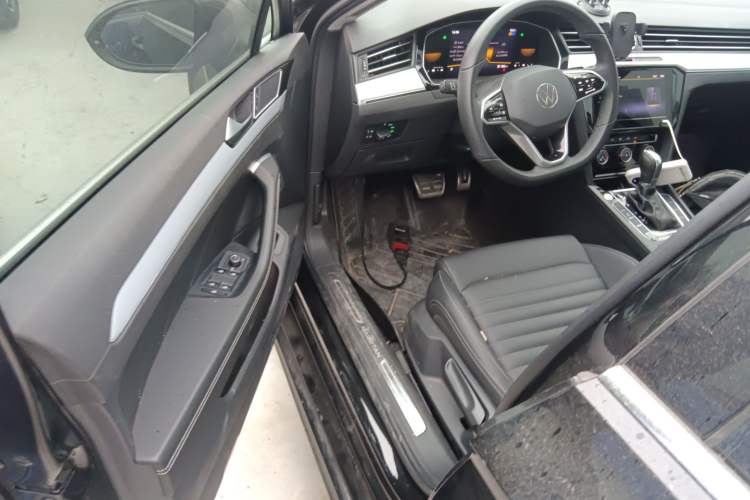 Used Volkswagen Magotan 2025 Zhongxiang Version 280TSI DSG Comfort Edition Driver Seat