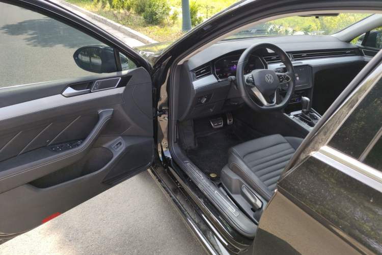 Used Volkswagen Magotan 2025 Zhongxiang Version 280TSI DSG Comfort Edition Driver Seat