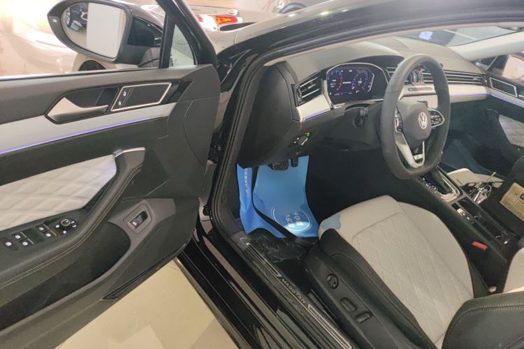 Used Volkswagen Magotan 2025 Revised Version 2 Zhongxiang Edition 330TSI DSG Luxury Trim Driver Seat