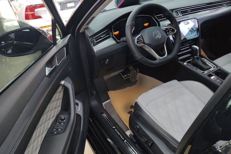 Used Volkswagen Magotan 2025 Zhongxiang Model 280TSI DSG Luxury Version Driver Seat