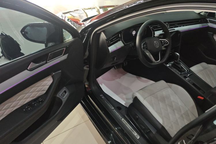 Used Volkswagen Magotan 2025 Revised Version Zhongxiang Edition 330TSI DSG Luxury Trim Driver Seat