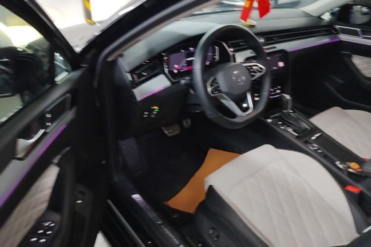 Used Volkswagen Magotan 2025 Zhongxiang Version 330TSI DSG Luxury Edition Driver Seat