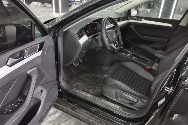 Used Volkswagen Magotan 2025 Zhongxiang Version 280TSI DSG Comfort Edition Driver Seat
