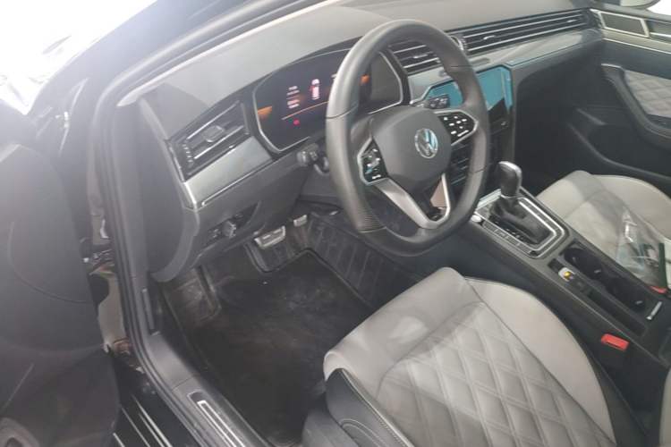 Used Volkswagen Magotan 2025 Revised Version Zhongxiang Edition 280TSI DSG Luxury Trim Driver Seat