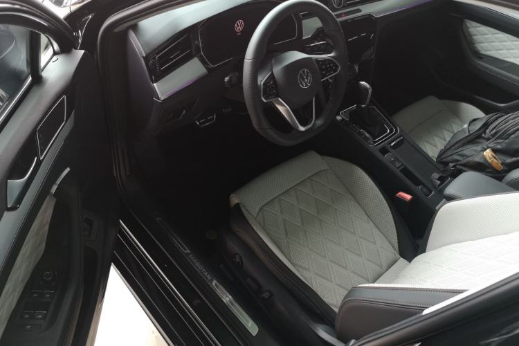 Used Volkswagen Magotan 2025 Revised Version Zhongxiang Edition 330TSI DSG Luxury Trim Driver Seat