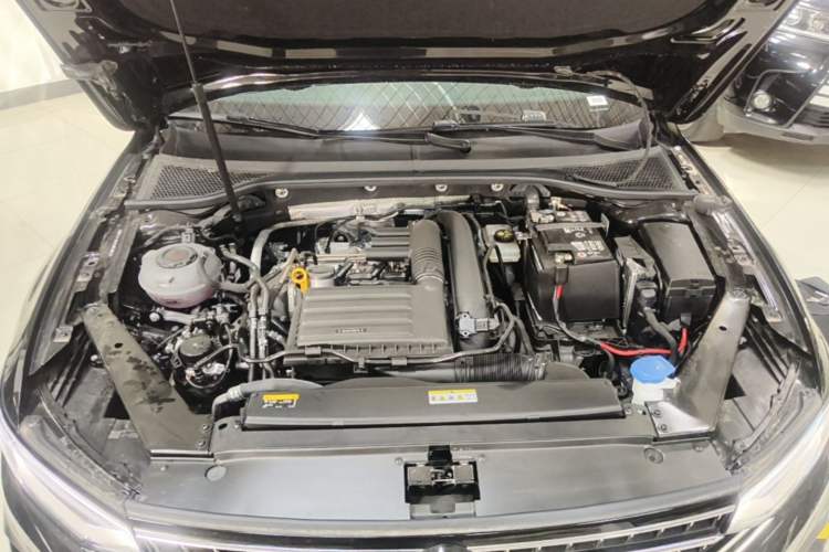Used Volkswagen Magotan 2025 Zhongxiang Version 280TSI DSG Comfort Edition Engine Bay
