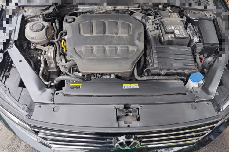 Used Volkswagen Magotan 2025 Zhongxiang Version 330TSI DSG Luxury Edition Engine Bay