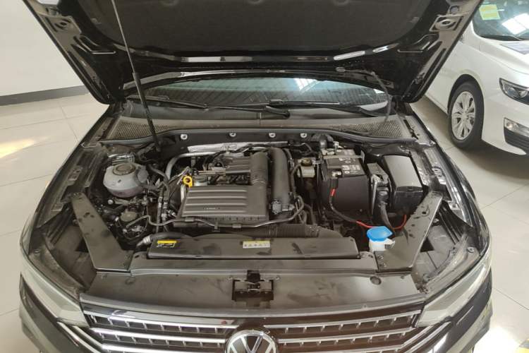 Used Volkswagen Magotan 2025 Zhongxiang Version 280TSI DSG Comfort Edition Engine Bay