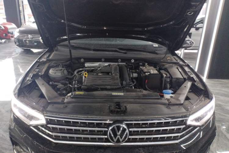 Used Volkswagen Magotan 2025 Zhongxiang Version 280TSI DSG Comfort Edition Engine Bay