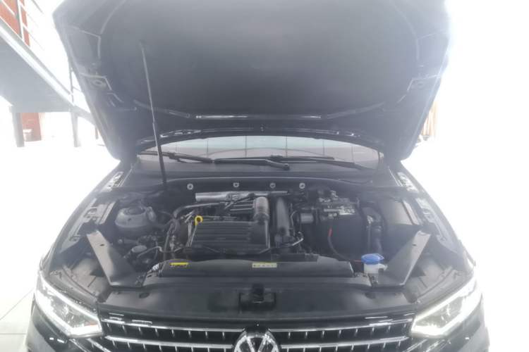 Used Volkswagen Magotan 2025 Revised Version Zhongxiang Edition 280TSI DSG Luxury Trim Engine Bay