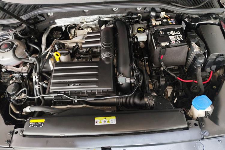 Used Volkswagen Magotan 2025 Zhongxiang Version 280TSI DSG Comfort Edition Engine Bay