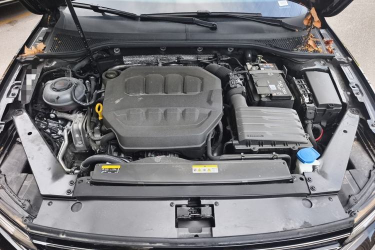 Used Volkswagen Magotan 2025 Revised Version 2 Zhongxiang Edition 330TSI DSG Luxury Trim Engine Bay