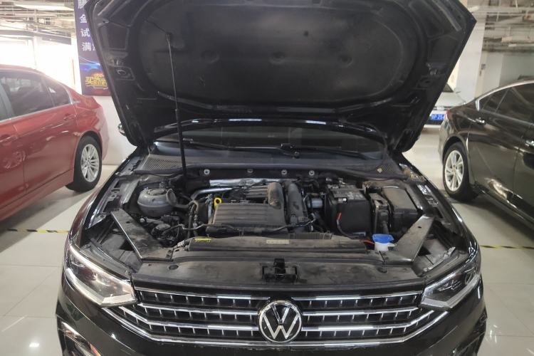 Used Volkswagen Magotan 2025 Zhongxiang Version 280TSI DSG Comfort Edition Engine Bay