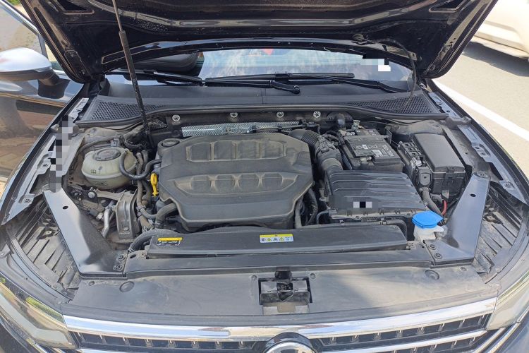 Used Volkswagen Magotan 2025 Zhongxiang Version 330TSI DSG Luxury Edition Engine Bay