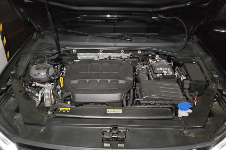 Used Volkswagen Magotan 2025 Revised Version Zhongxiang Edition 330TSI DSG Luxury Trim Engine Bay