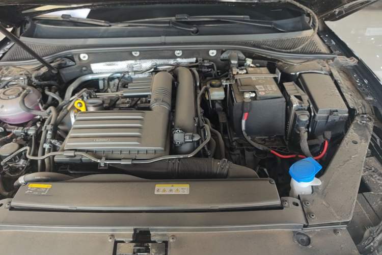Used Volkswagen Magotan 2025 Zhongxiang Version 280TSI DSG Comfort Edition Engine Bay