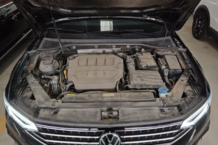 Used Volkswagen Magotan 2025 Revised Version Zhongxiang Edition 330TSI DSG Luxury Trim Engine Bay