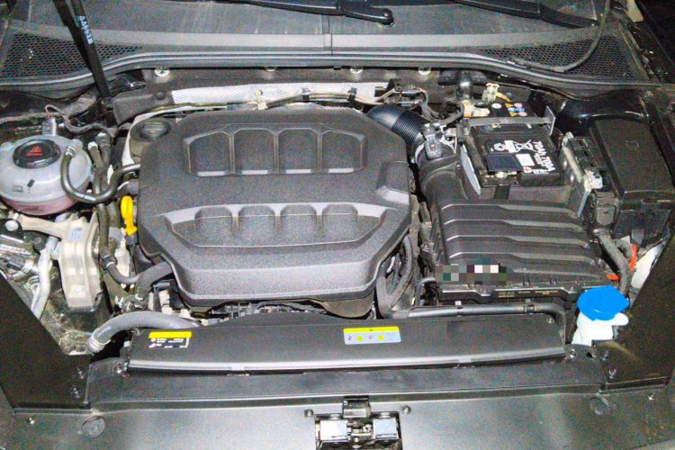 Used Volkswagen Magotan 2025 Revised Version Zhongxiang Edition 330TSI DSG Luxury Trim Engine Bay