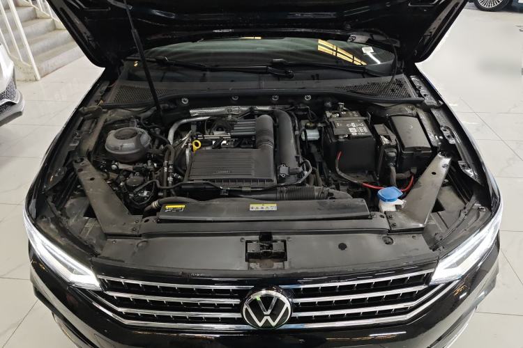 Used Volkswagen Magotan 2025 Zhongxiang Version 280TSI DSG Comfort Edition Engine Bay
