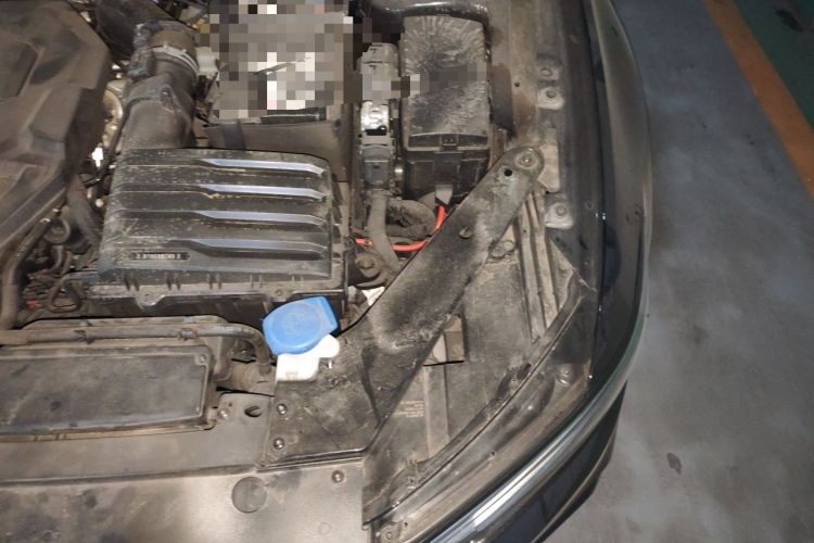 Used Volkswagen Magotan 2025 Zhongxiang Version 330TSI DSG Luxury Edition Engine Bay Left