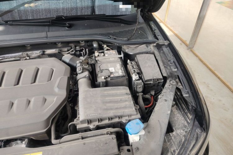 Used Volkswagen Magotan 2025 Zhongxiang Version 330TSI DSG Luxury Edition Engine Bay Left