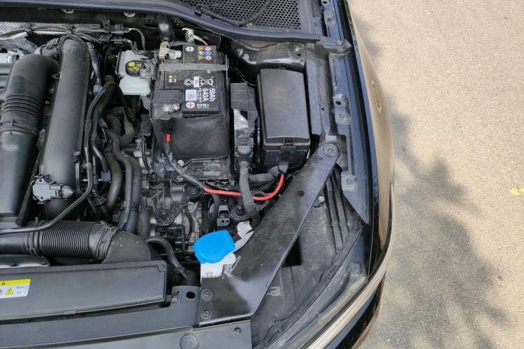 Used Volkswagen Magotan 2025 Zhongxiang Version 280TSI DSG Comfort Edition Engine Bay Left