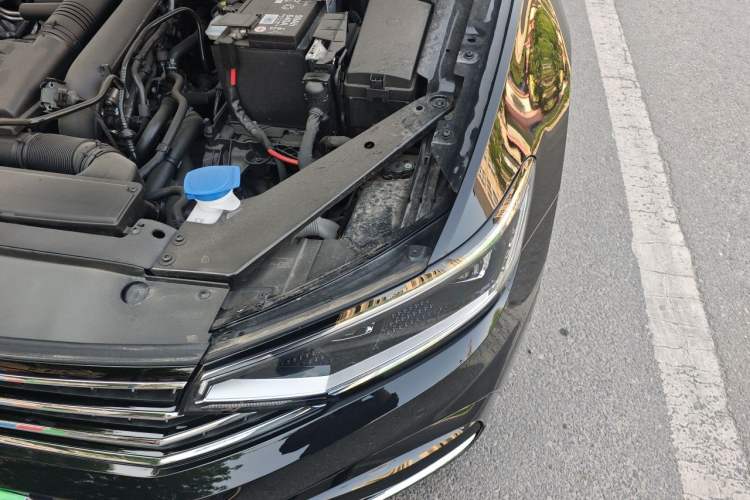 Used Volkswagen Magotan 2025 Zhongxiang Version 280TSI DSG Comfort Edition Engine Bay Left
