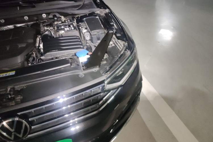 Used Volkswagen Magotan 2025 Zhongxiang Version 330TSI DSG Luxury Edition Engine Bay Left