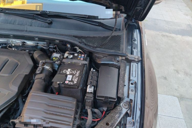 Used Volkswagen Magotan 2025 Zhongxiang Version 330TSI DSG Luxury Edition Engine Bay Left