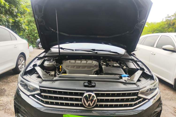 Used Volkswagen Magotan 2025 Revised Version 2 Zhongxiang Edition 330TSI DSG Luxury Trim Engine Bay
