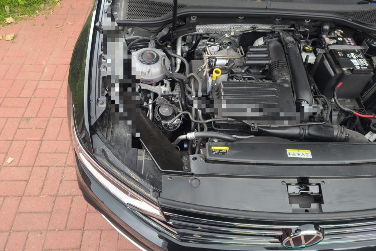 Used Volkswagen Magotan 2025 Zhongxiang Model 280TSI DSG Luxury Version Engine Bay Right