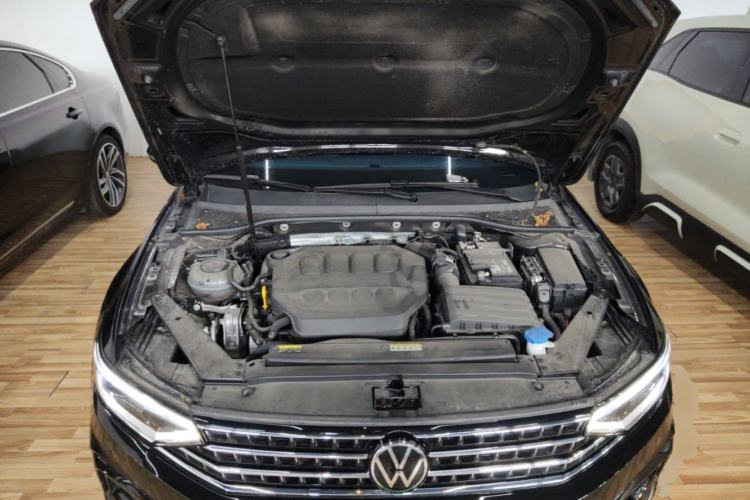 Used Volkswagen Magotan 2025 Revised Version 2 Zhongxiang Edition 330TSI DSG Luxury Trim Engine Bay