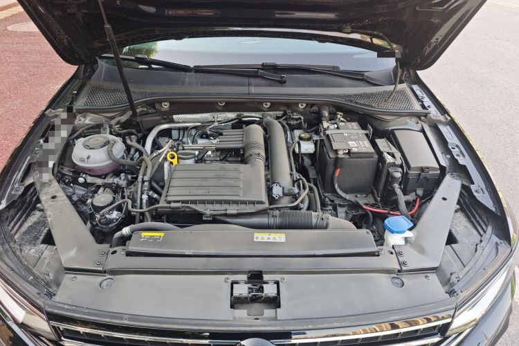 Used Volkswagen Magotan 2025 Zhongxiang Version 280TSI DSG Comfort Edition Engine Bay