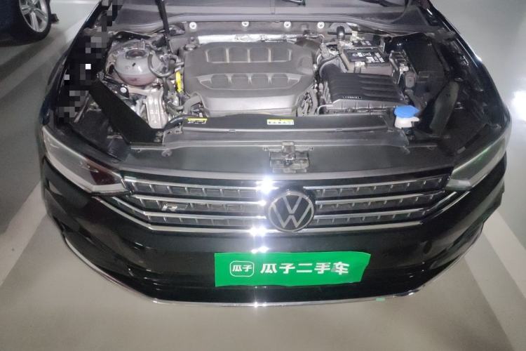 Used Volkswagen Magotan 2025 Zhongxiang Version 330TSI DSG Luxury Edition Engine Bay