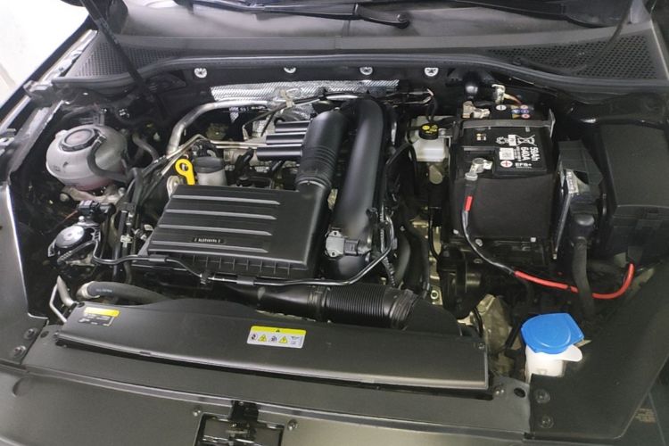 Used Volkswagen Magotan 2025 Zhongxiang Version 280TSI DSG Comfort Edition Engine Bay