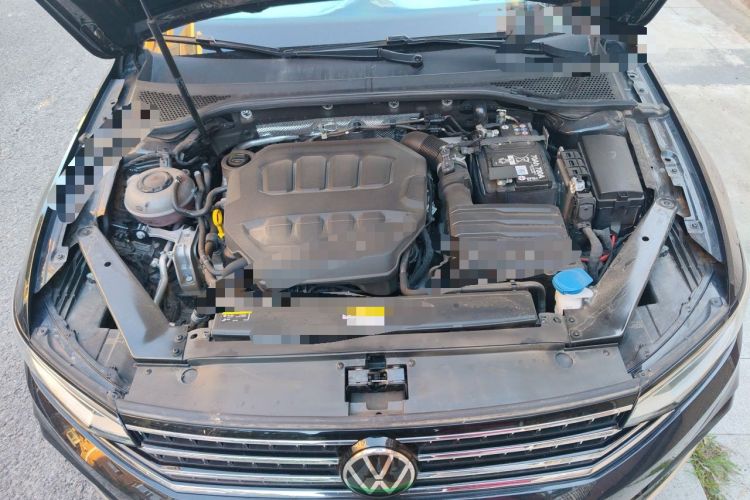 Used Volkswagen Magotan 2025 Zhongxiang Version 330TSI DSG Luxury Edition Engine Bay