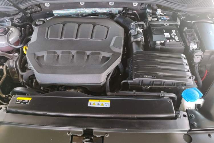 Used Volkswagen Magotan 2025 Revised Version 2 Zhongxiang Edition 330TSI DSG Luxury Trim Engine Bay