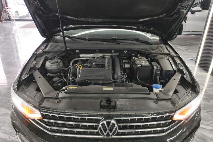 Used Volkswagen Magotan 2025 Zhongxiang Version 280TSI DSG Comfort Edition Engine Bay