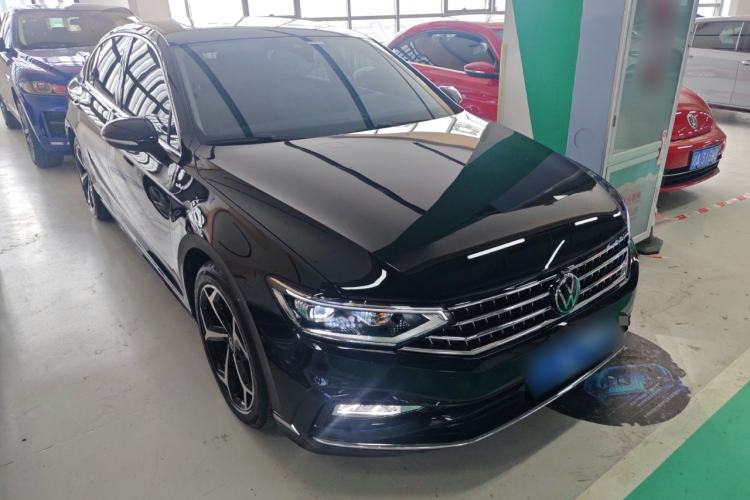 Used Volkswagen Magotan 2025 Revised Version 2 Zhongxiang Edition 330TSI DSG Luxury Trim Exterior 1