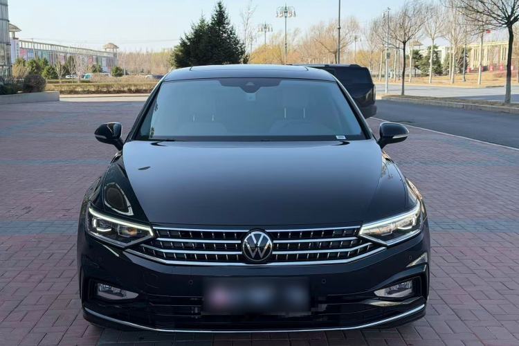 Used Volkswagen Magotan 2025 Zhongxiang Version 330TSI DSG Luxury Edition Exterior 1