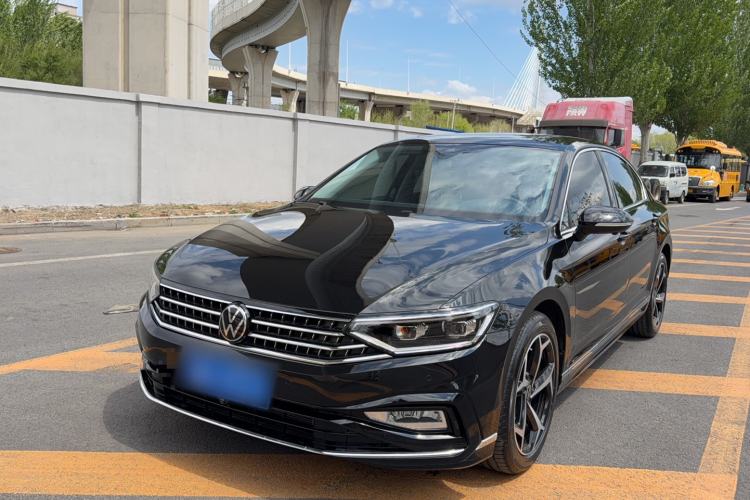 Used Volkswagen Magotan 2025 Revised Version 2 Zhongxiang Edition 330TSI DSG Luxury Trim Exterior 1