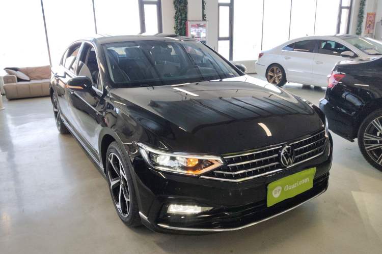 Used Volkswagen Magotan 2025 Revised Version Zhongxiang Edition 280TSI DSG Luxury Trim Exterior 1