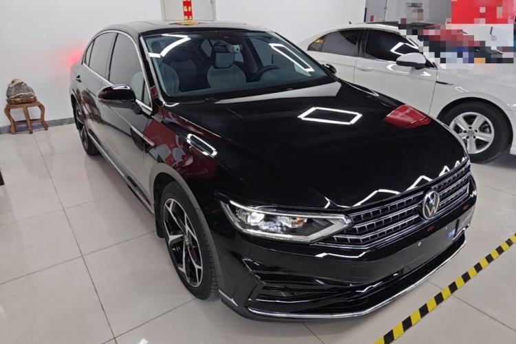 Used Volkswagen Magotan 2025 Revised Version 2 Zhongxiang Edition 330TSI DSG Luxury Trim Exterior 1
