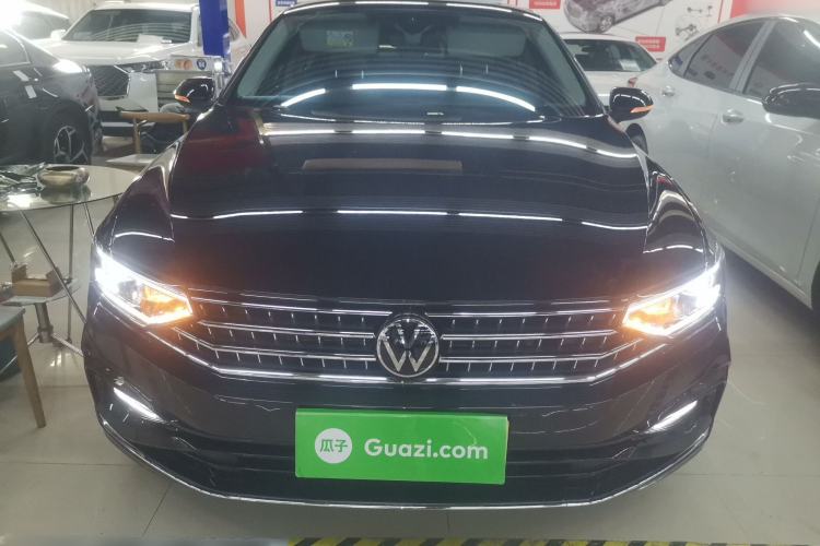 Used Volkswagen Magotan 2025 Zhongxiang Version 330TSI DSG Luxury Edition Exterior 1