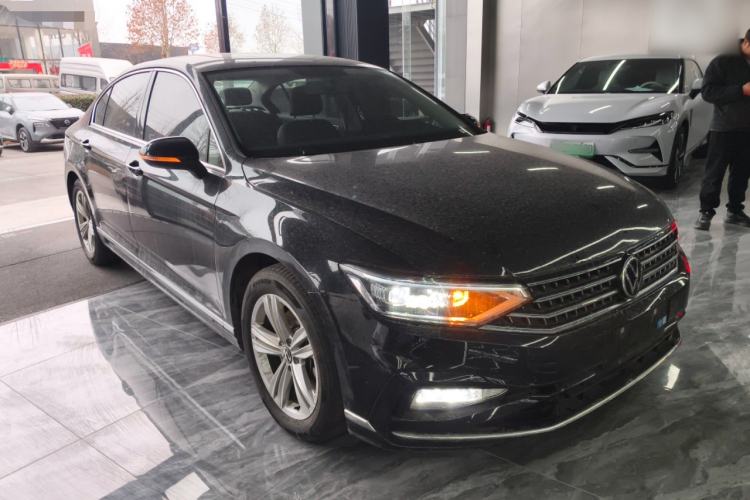 Used Volkswagen Magotan 2025 Zhongxiang Version 280TSI DSG Comfort Edition Exterior 1