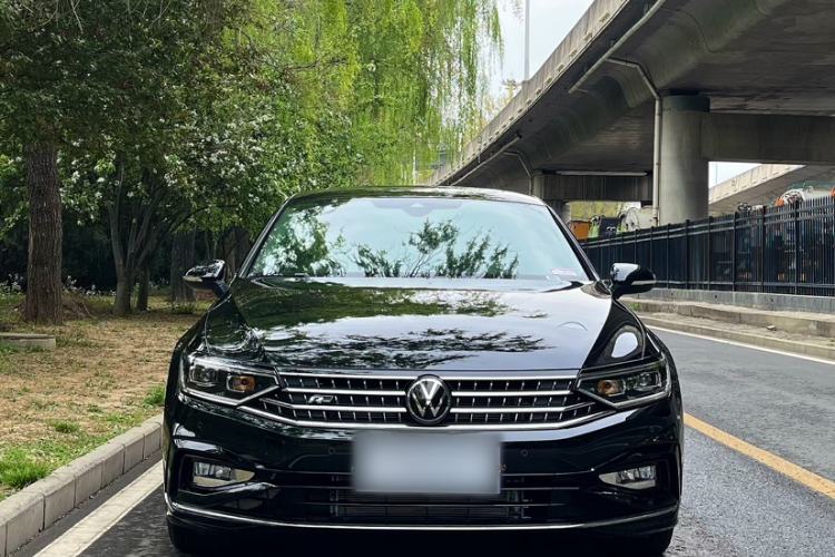 Used Volkswagen Magotan 2025 Revised Version 2 Zhongxiang Edition 330TSI DSG Luxury Trim Exterior 1