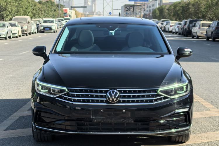 Used Volkswagen Magotan 2025 Revised Version 2 Zhongxiang Edition 330TSI DSG Luxury Trim Exterior 1