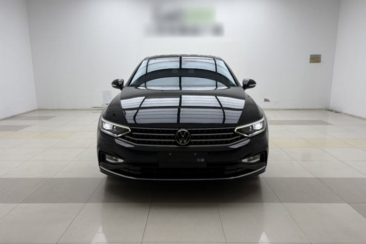 Used Volkswagen Magotan 2025 Zhongxiang Version 330TSI DSG Luxury Edition Exterior 1